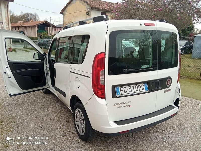 Usata Fiat Doblò Dynamic 105 CV (77 kW) 2016 Bianco Monovolume