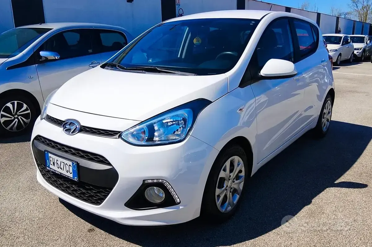Usata Hyundai i10 67 CV (49 kW) 2014 Bianco Utilitaria