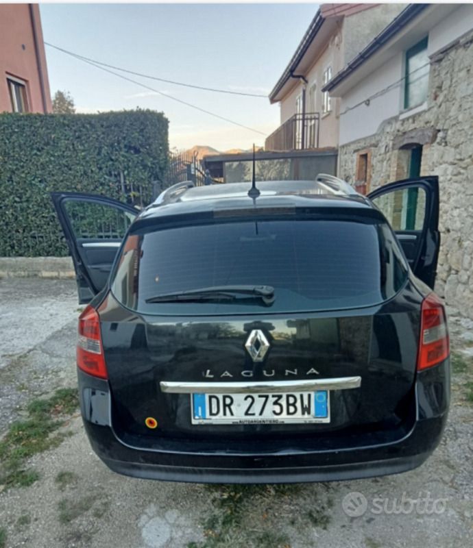 Usata Renault Laguna III 110 CV (80 kW) 2008 Nero Station wagon