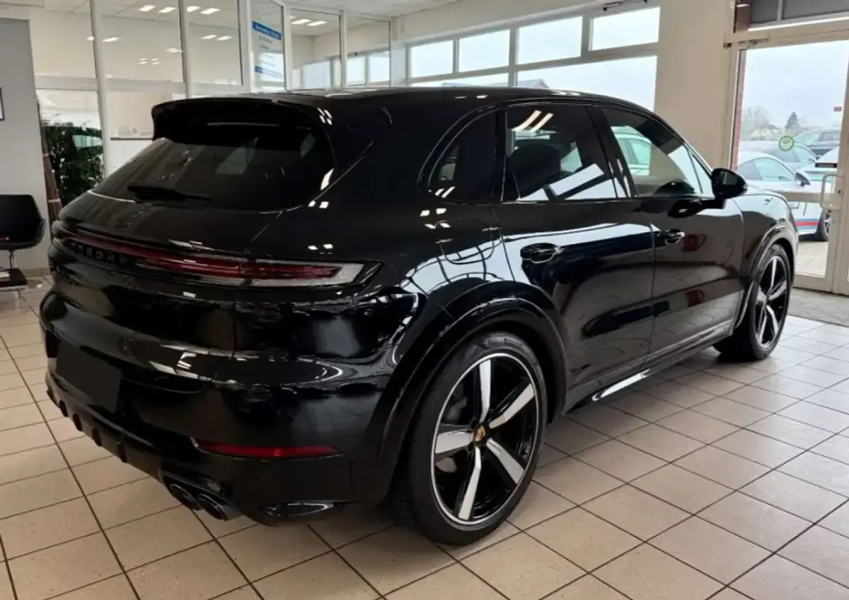 Usata Porsche Cayenne 354 CV (260 kW) 2023 Nero SUV