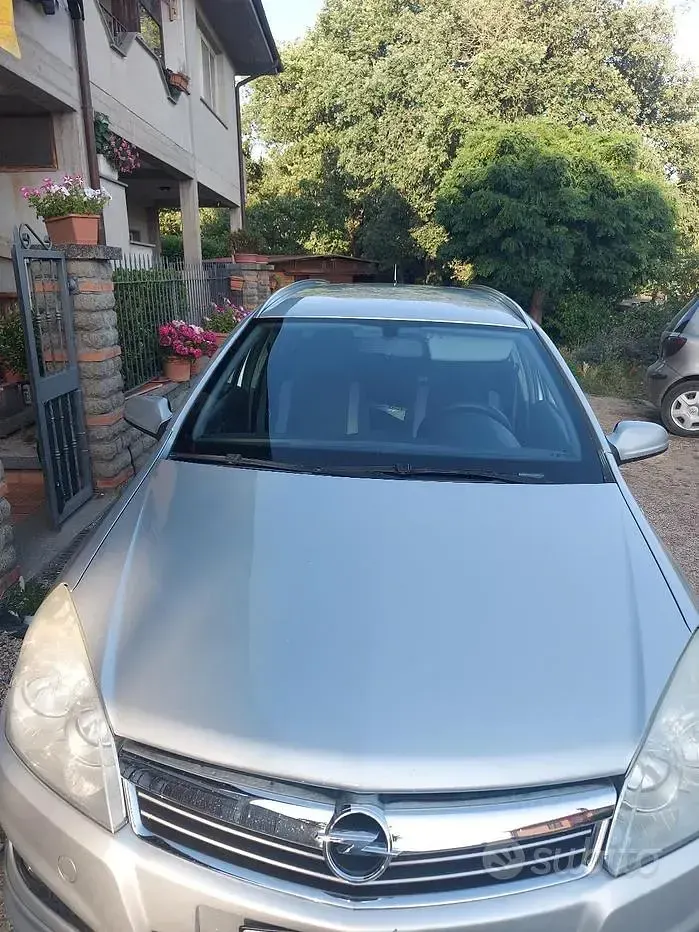 Usata Opel Astra 110 CV (80 kW) 2009 Grigio Station wagon