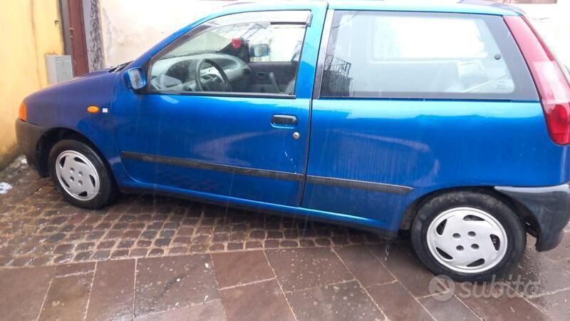 Usata 1996 Fiat Punto Due volumi | 1500 € - Immagine 1/3