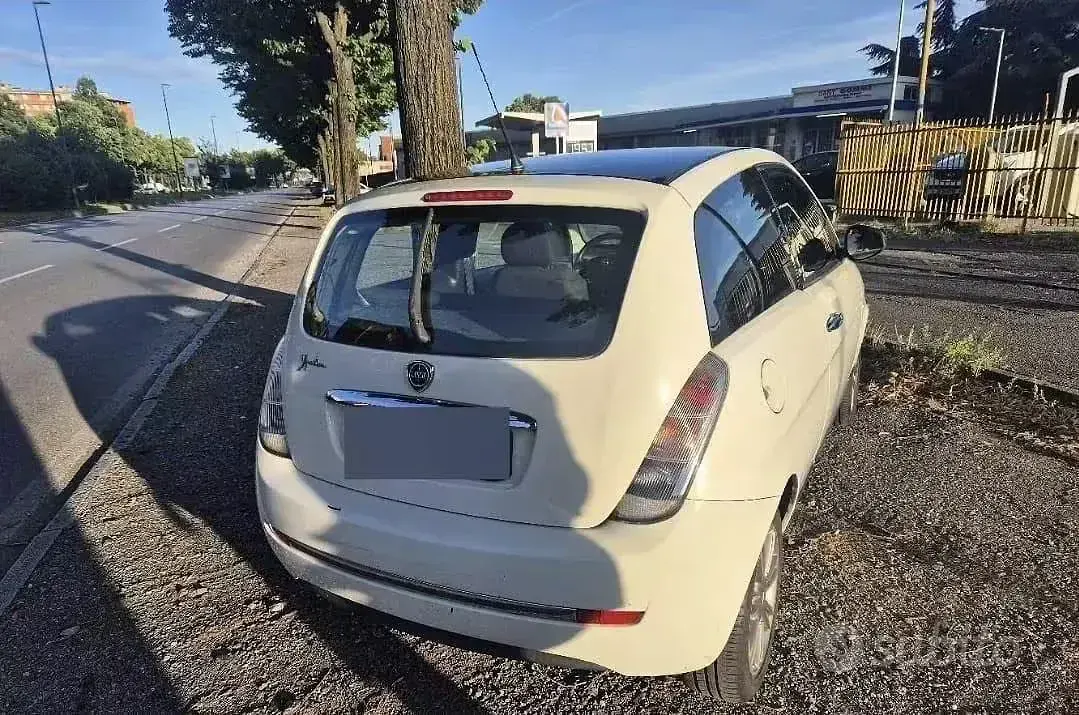Usata Lancia Ypsilon 69 CV (50 kW) 2011 Utilitaria