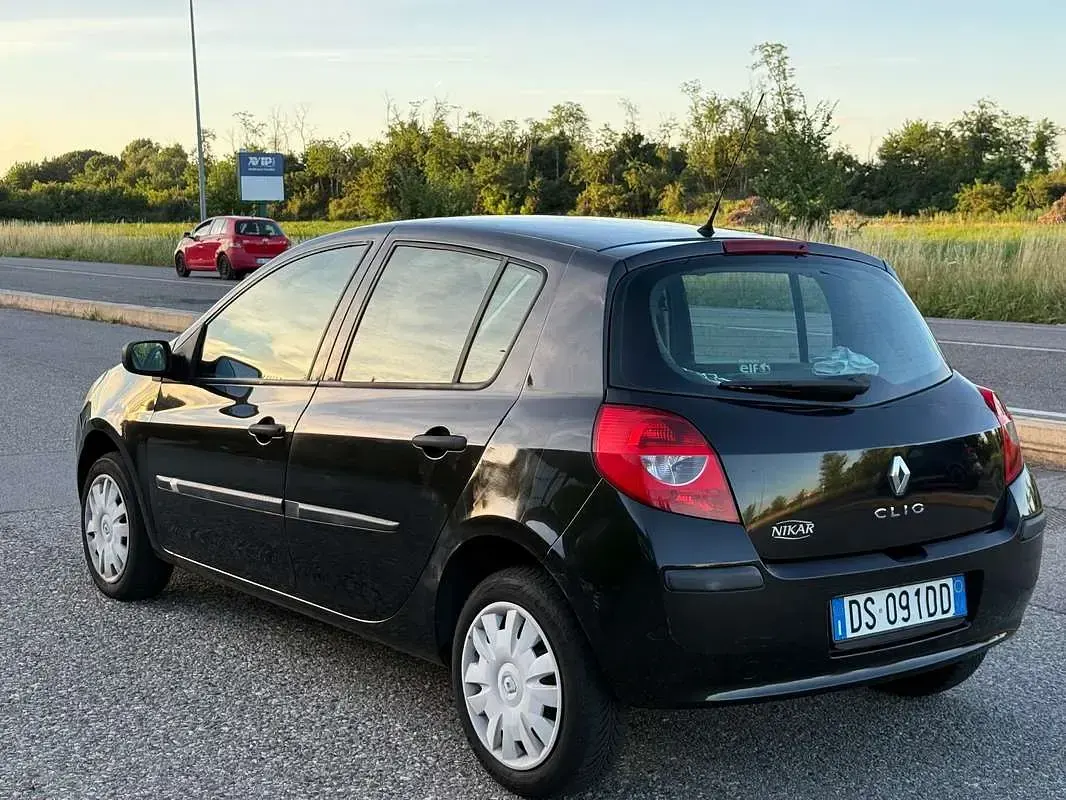 Usata Renault Clio III 65 CV (47 kW) 2008 Berlina