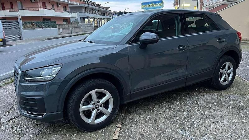 Usata Audi Q2 Comfort 116 CV (85 kW) 2019 Grigio SUV