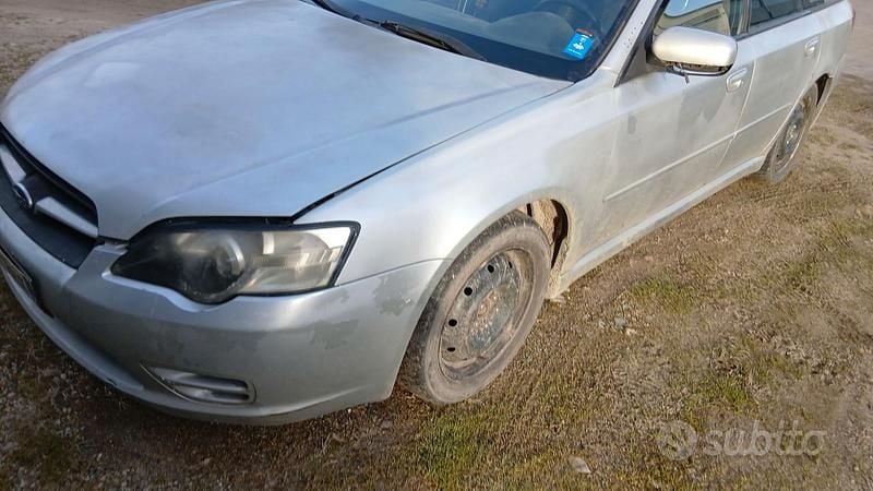 Usata Subaru Legacy 2005 Grigio Station wagon