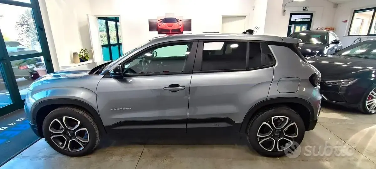 Usata Jeep Avenger Summit 101 CV (74 kW) 2025 Grigio SUV