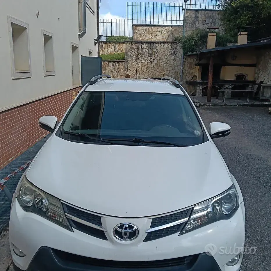 Usata Toyota RAV4 143 CV (105 kW) 2015 Bianco SUV