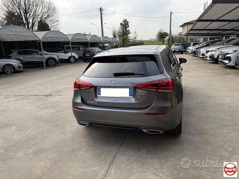 Usata Mercedes A180 116 CV (85 kW) 2020 Grigio Berlina