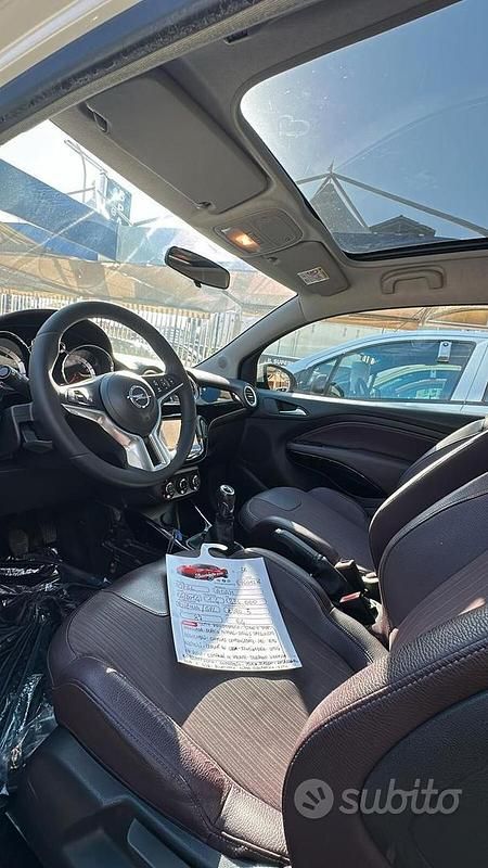 Usata Opel Adam 87 CV (63 kW) 2014 Viola Utilitaria