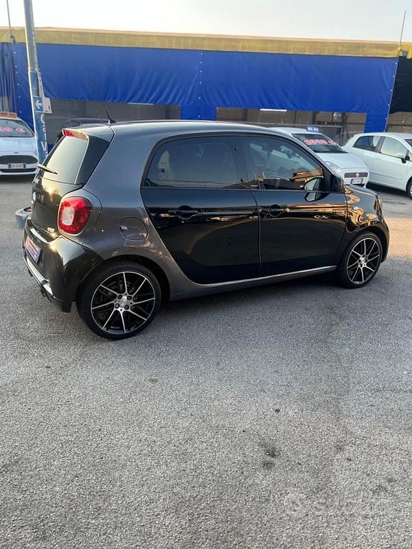 Usata Smart ForFour Brabus 109 CV (80 kW) 2017 Nero Utilitaria