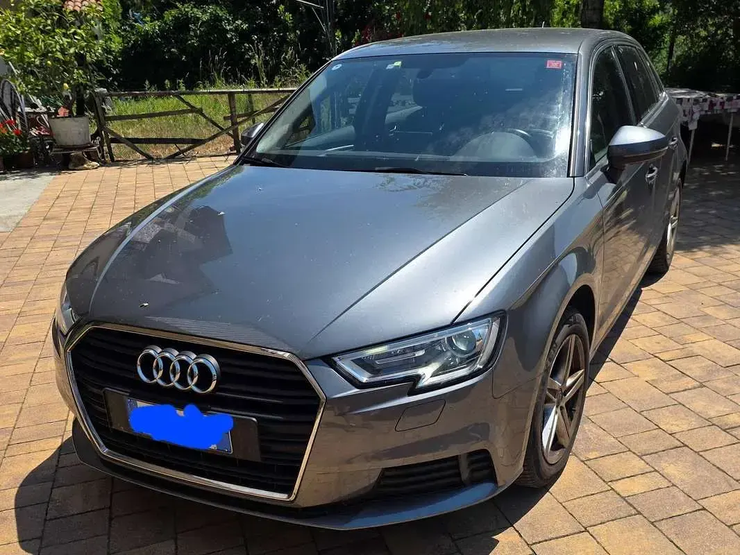 Usata Audi A3 Ambiente 110 CV (80 kW) 2017 Grigio Berlina