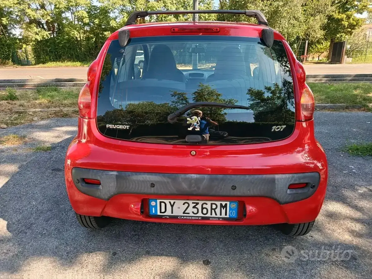 Usata Peugeot 107 68 CV (50 kW) 2009 Rosso Utilitaria