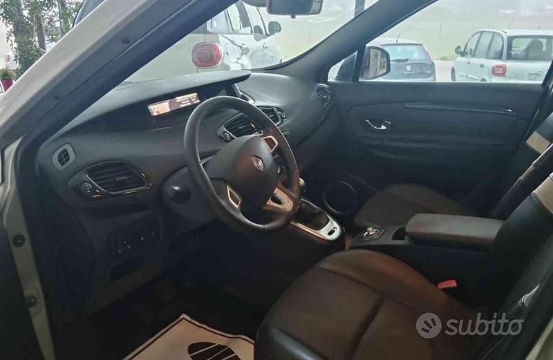 Usata Renault Scénic III 110 CV (80 kW) 2013 Monovolume
