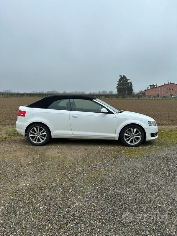 Bianco Usata 2011 Audi A3 Cabriolet Cabrio | 10.000 € (Molto cara) - Immagine 1/4