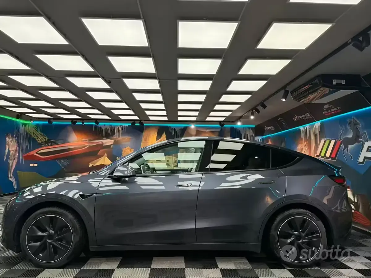 Gebraucht Tesla Model Y RWD 338 kW (460 PS) 2023 Grau SUV
