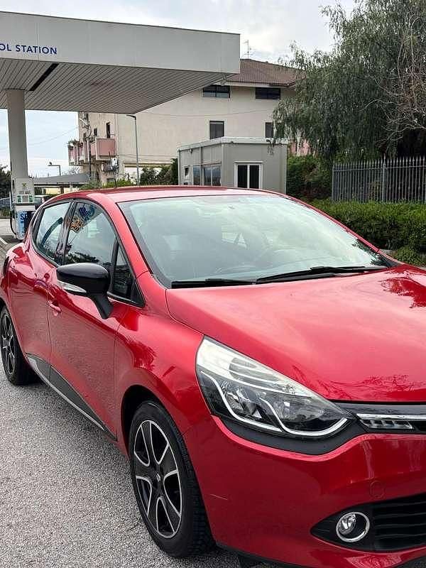 Usata Renault Clio IV 73 CV (53 kW) 2014 Rosso Berlina