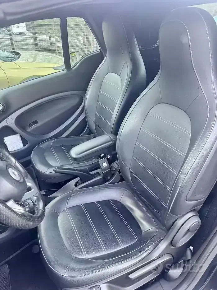 Usata Smart ForTwo Cabrio Brabus 75 CV (55 kW) 2018 Nero Cabrio