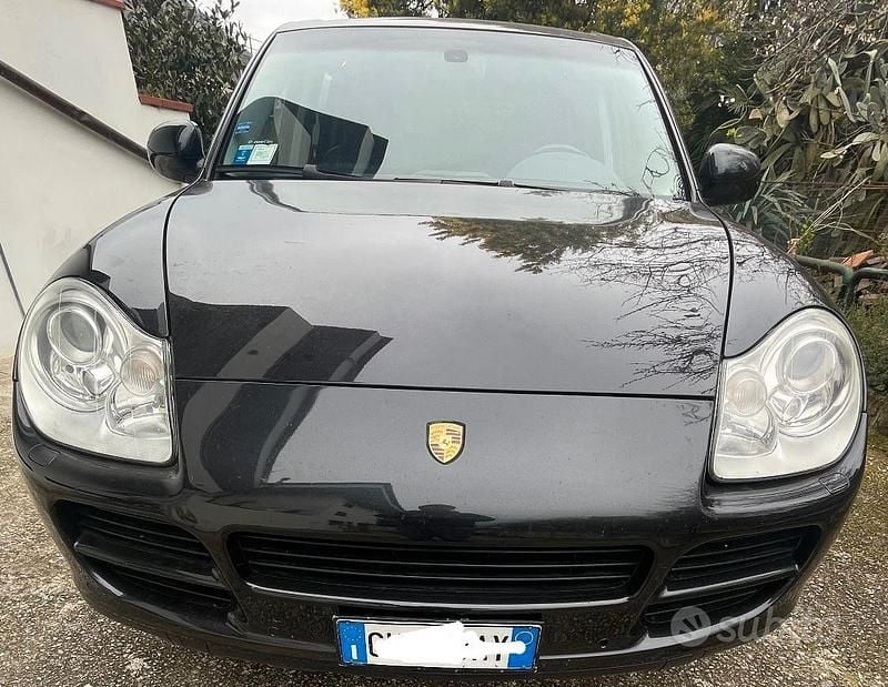Nero Usata 2005 Porsche Cayenne SUV | 12.000 € (Cara) - Immagine 1/4