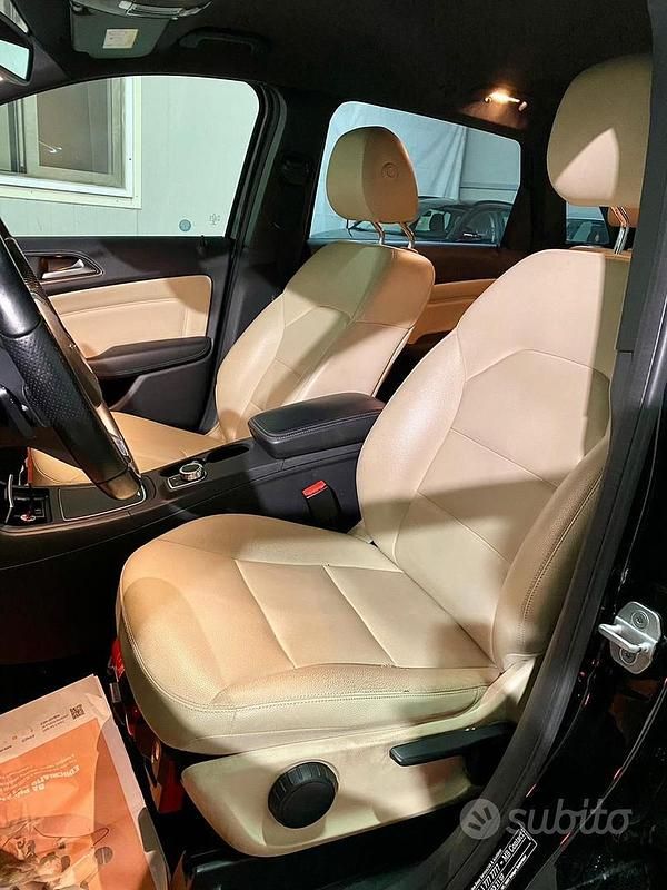 Usata Mercedes B200 135 CV (99 kW) 2015 Nero Monovolume