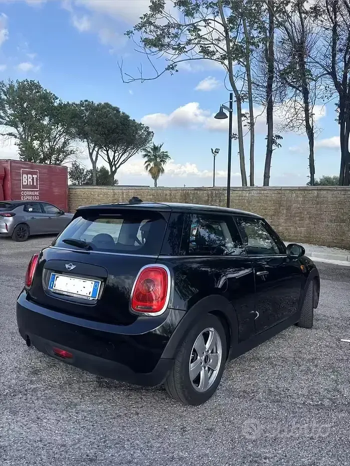 Usata Mini ONE 95 CV (69 kW) 2019 Nero Utilitaria
