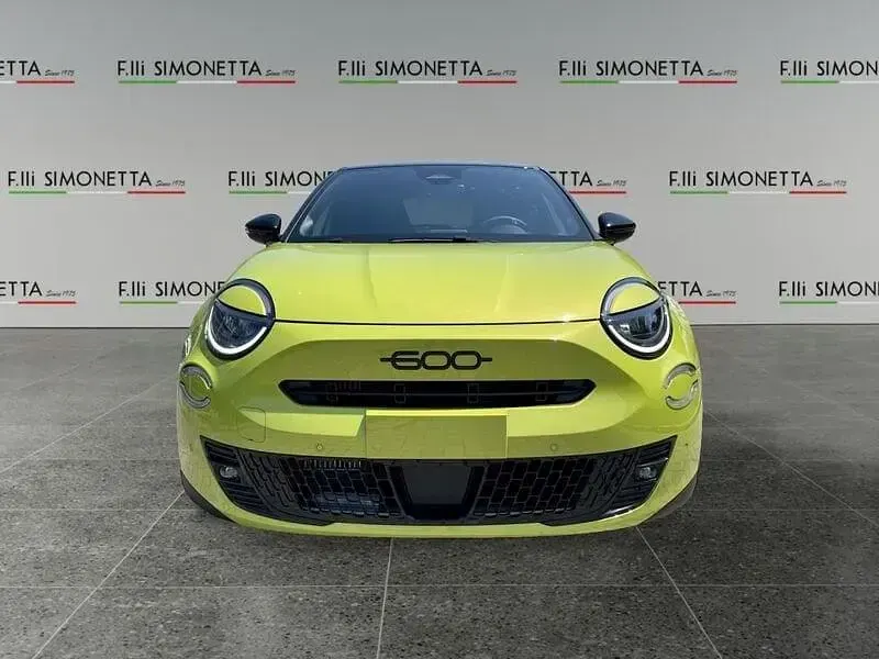 Nuova Fiat 600 Sport 145 CV (106 kW) 2026 Verde SUV