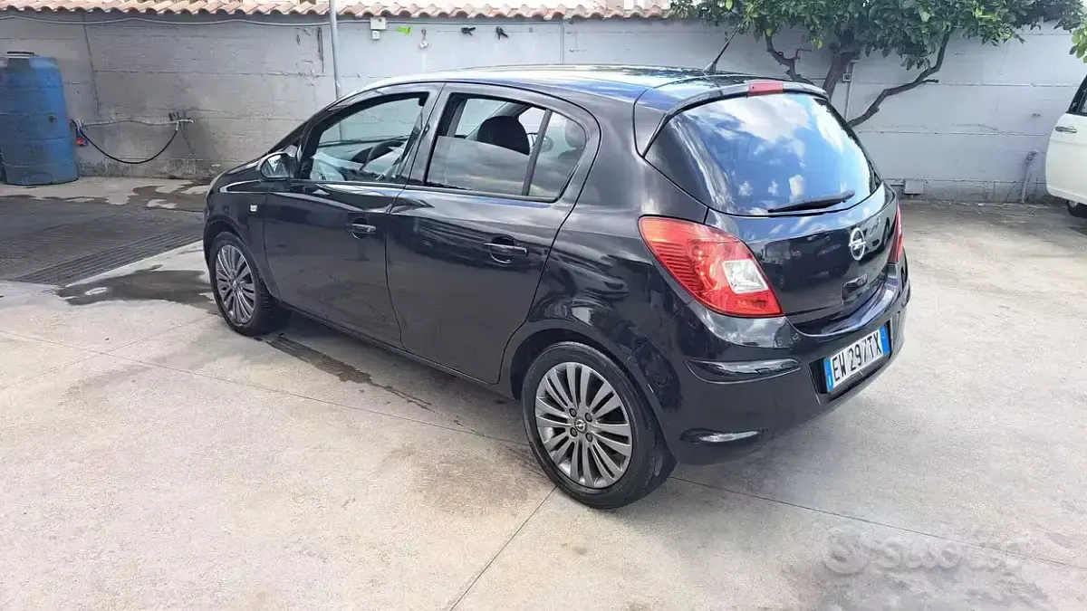Usata Opel Corsa Sport 85 CV (62 kW) 2014 Nero Utilitaria