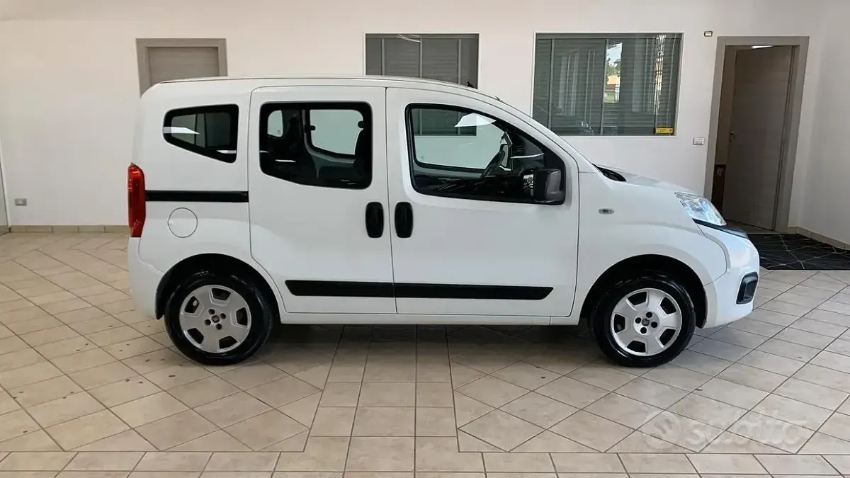 Usata Fiat Qubo Lounge 70 CV (51 kW) 2018 Bianco Monovolume