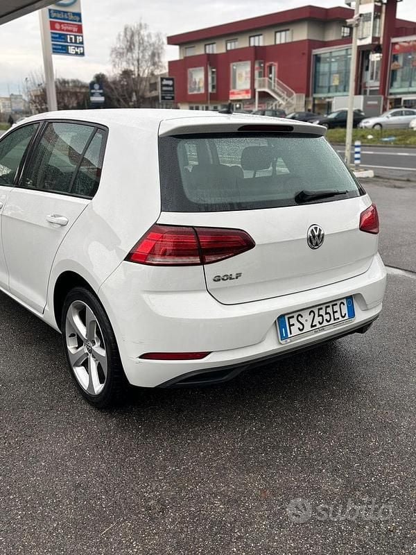 Usata VW Golf 115 CV (84 kW) 2018 Bianco Berlina