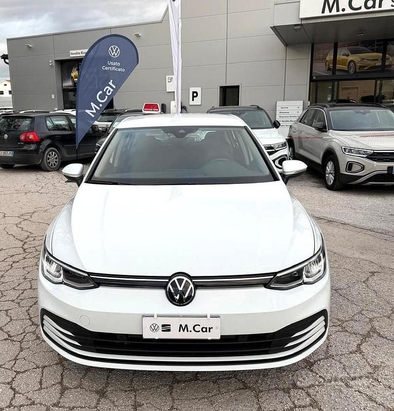 Usata VW Golf VIII Life 130 CV (95 kW) 2022 Bianco Berlina