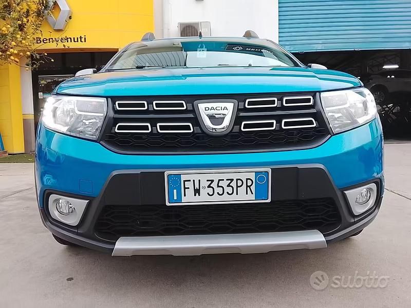 Usata Dacia Sandero Stepway 95 CV (69 kW) 2019 Blu SUV