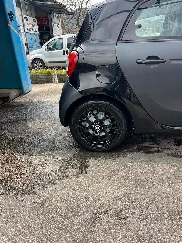 Usata Smart ForFour Passion 71 CV (52 kW) 2015 Grigio Utilitaria