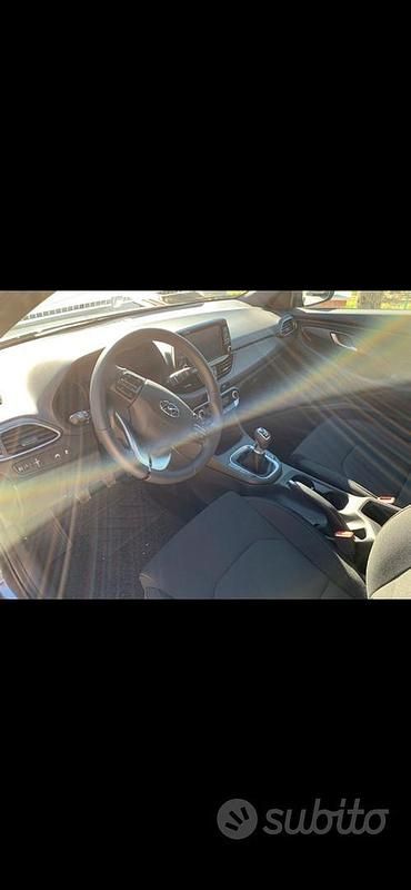 Usata Hyundai i30 GO! 110 CV (80 kW) 2019 Grigio Station wagon