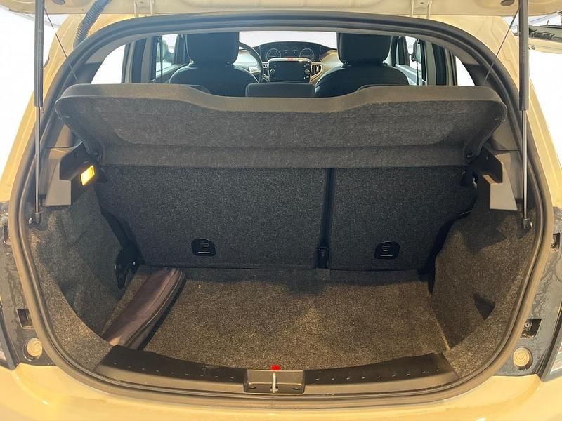 Usata Lancia Ypsilon Gold 70 CV (51 kW) 2022 Bianco Utilitaria