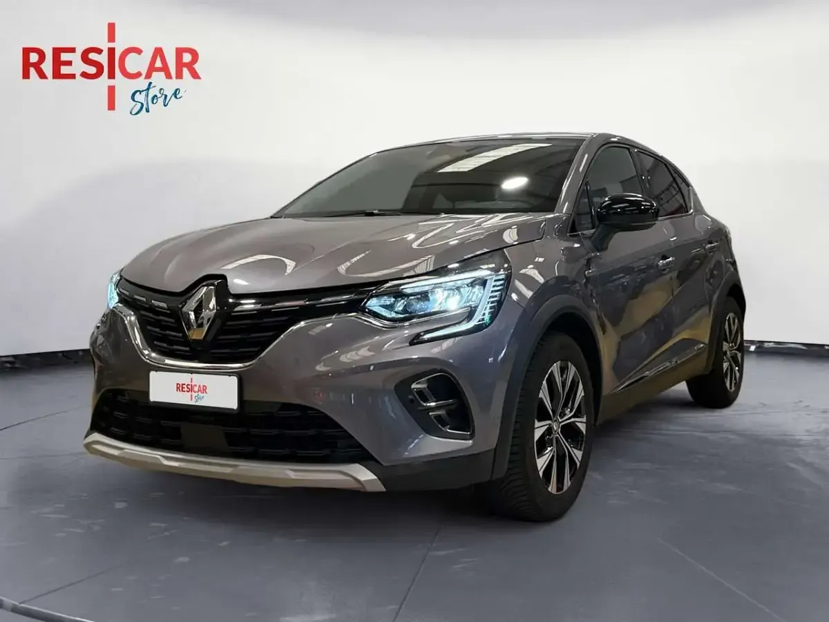 Usata Renault Captur Equilibre 94 CV (69 kW) 2023 Grigio metallizzato SUV