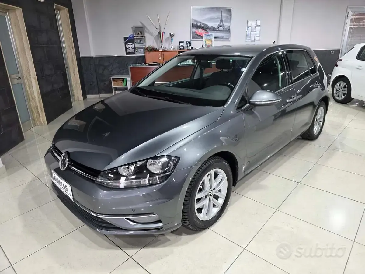 Używany VW Golf VII Business 116 KM (85 kW) 2018 Szary Sedan/Limuzyna