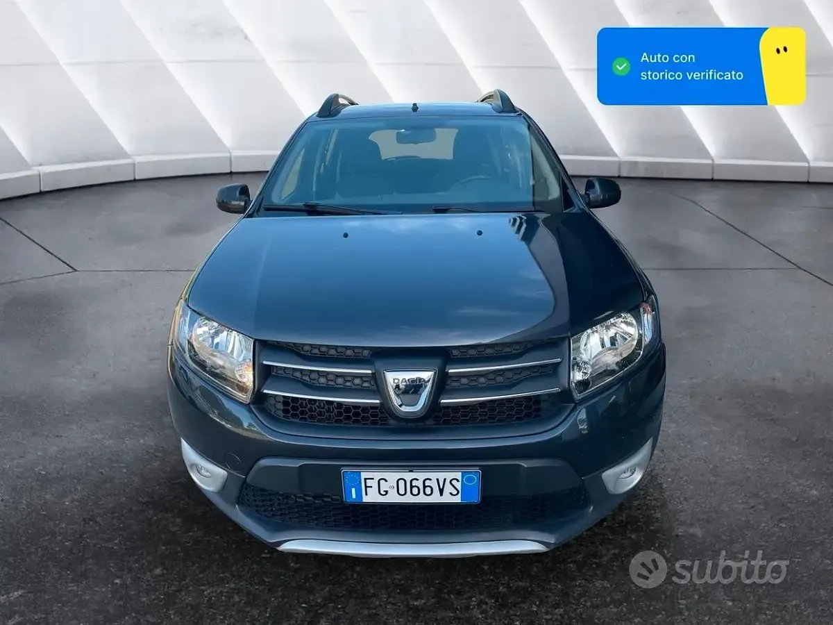 Usata Dacia Sandero Stepway 90 CV (66 kW) 2017 Grigio Berlina