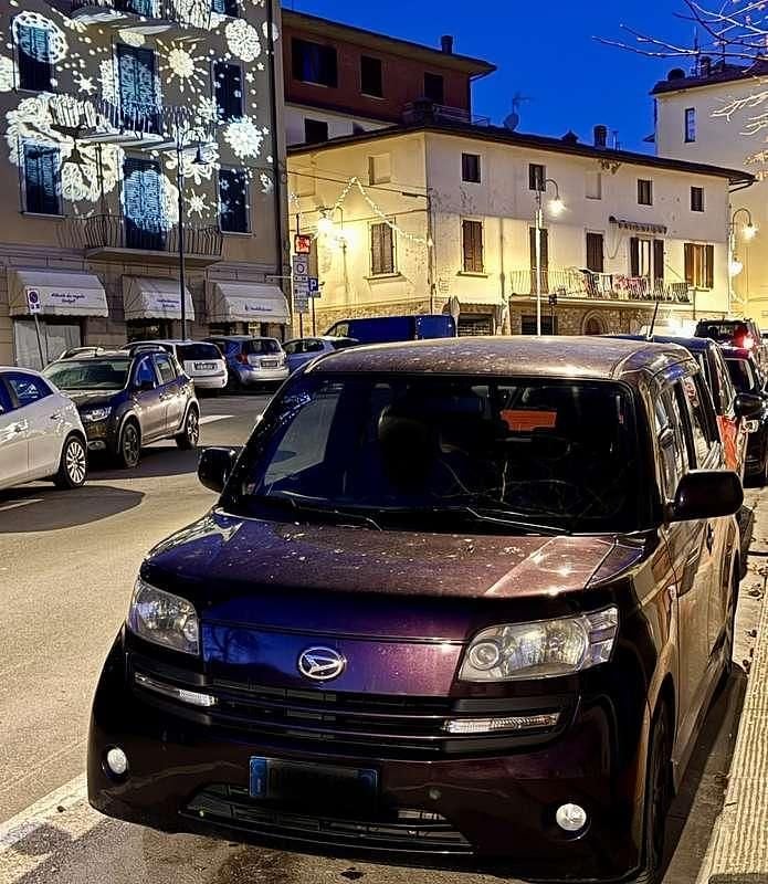 Usata Daihatsu Materia HIRO 103 CV (75 kW) 2009 Monovolume