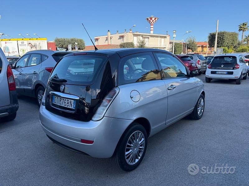 Usata Lancia Ypsilon 60 CV (44 kW) 2009 Grigio Utilitaria