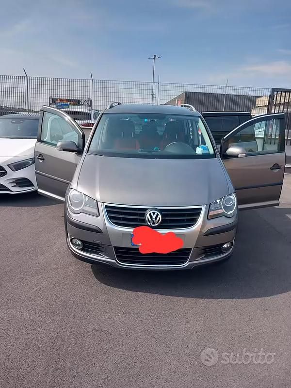 Usata VW Touran Cross 2009 Grigio Monovolume