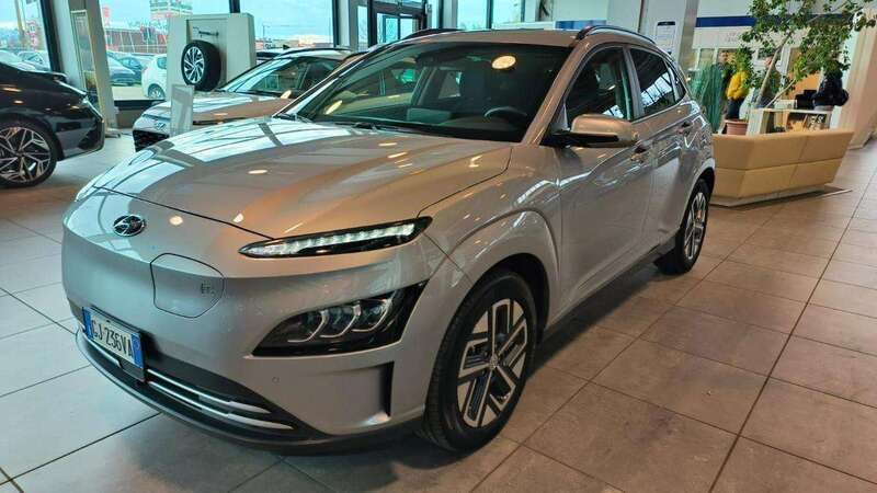 Usata Hyundai Kona 100 kW (136 CV) 2022 Argento SUV
