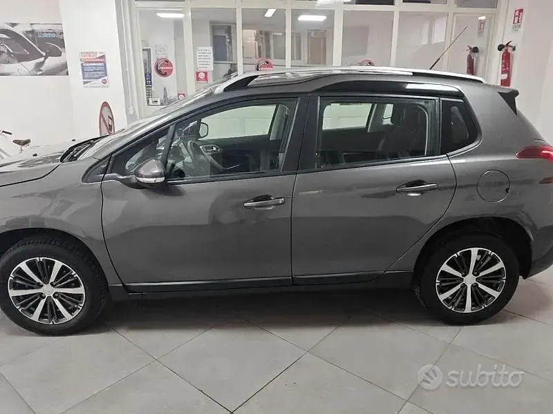 Usata Peugeot 2008 Active 75 CV (55 kW) 2017 Grigio SUV