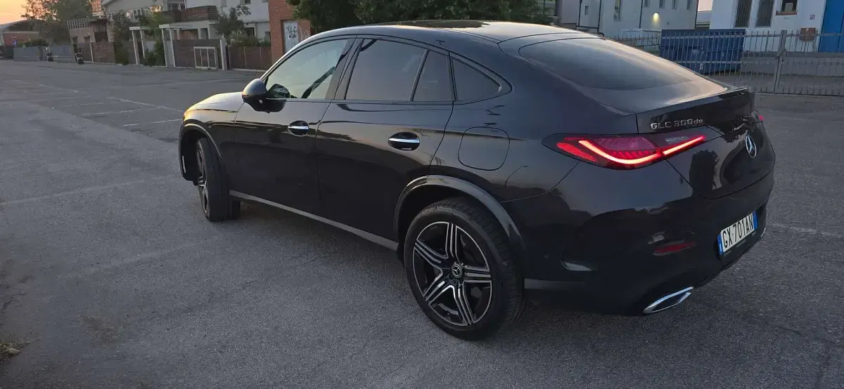 Usata Mercedes GLC300 AMG Line Premium 197 CV (144 kW) 2024 Nero SUV