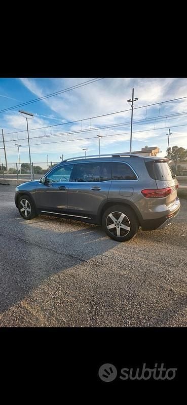 Usata Mercedes GLB200 150 CV (110 kW) 2020 Grigio SUV