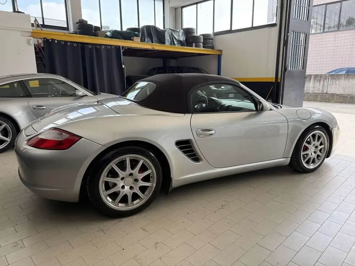 Usata Porsche Boxster 280 CV (205 kW) 2005 Argento Cabrio