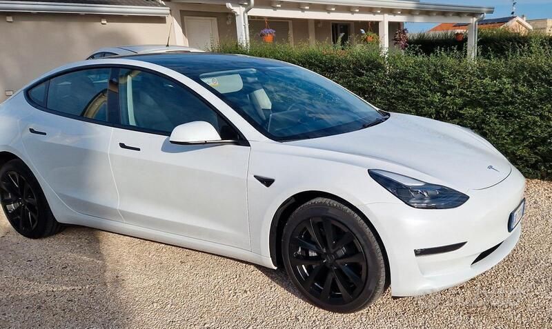 Bianco Usata 2023 Tesla Model 3 Berlina | 34.900 € (Buon prezzo) - Immagine 1/4