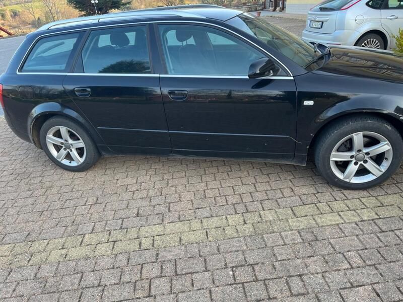 Usata Audi A4 130 CV (95 kW) 2004 Nero Station wagon