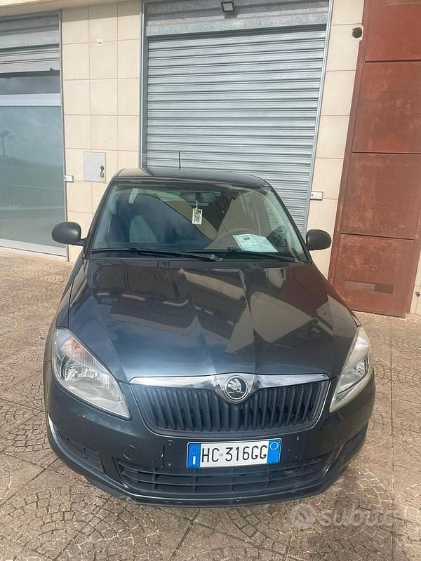 Usata Skoda Fabia Active 60 CV (44 kW) 2015 Grigio Berlina
