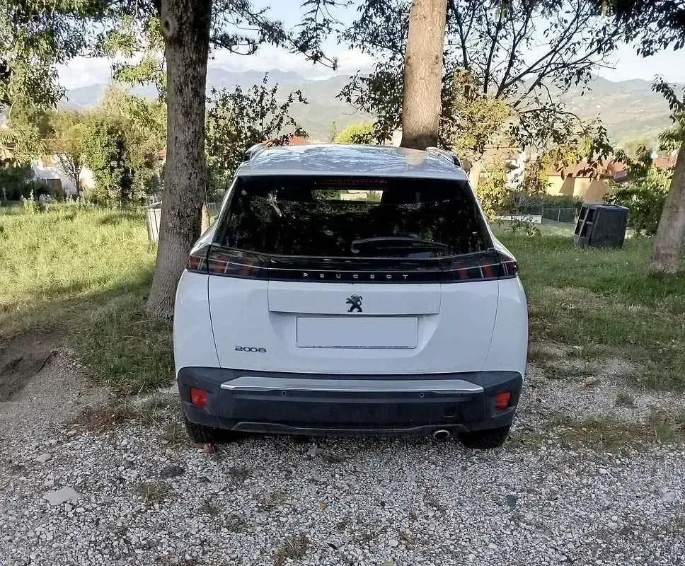 Usata Peugeot 2008 Allure 110 CV (80 kW) 2022 Bianco SUV