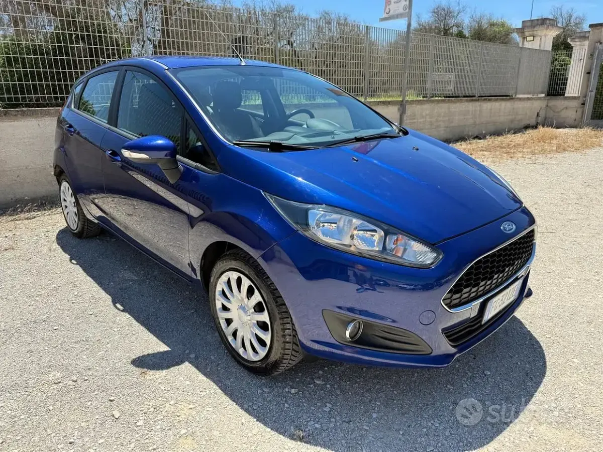 Usata Ford Fiesta Business Edition 82 CV (60 kW) 2017 Blu Utilitaria